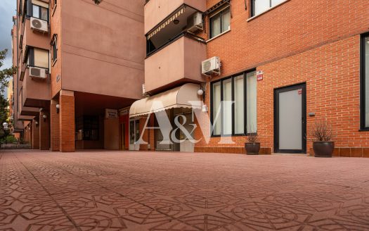 Venta Local , Calle Emiliano Barral